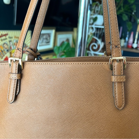 Michael Kors Jet Set Medium Saffiano Leather Pocket Tote Bag - Picture 11 of 15